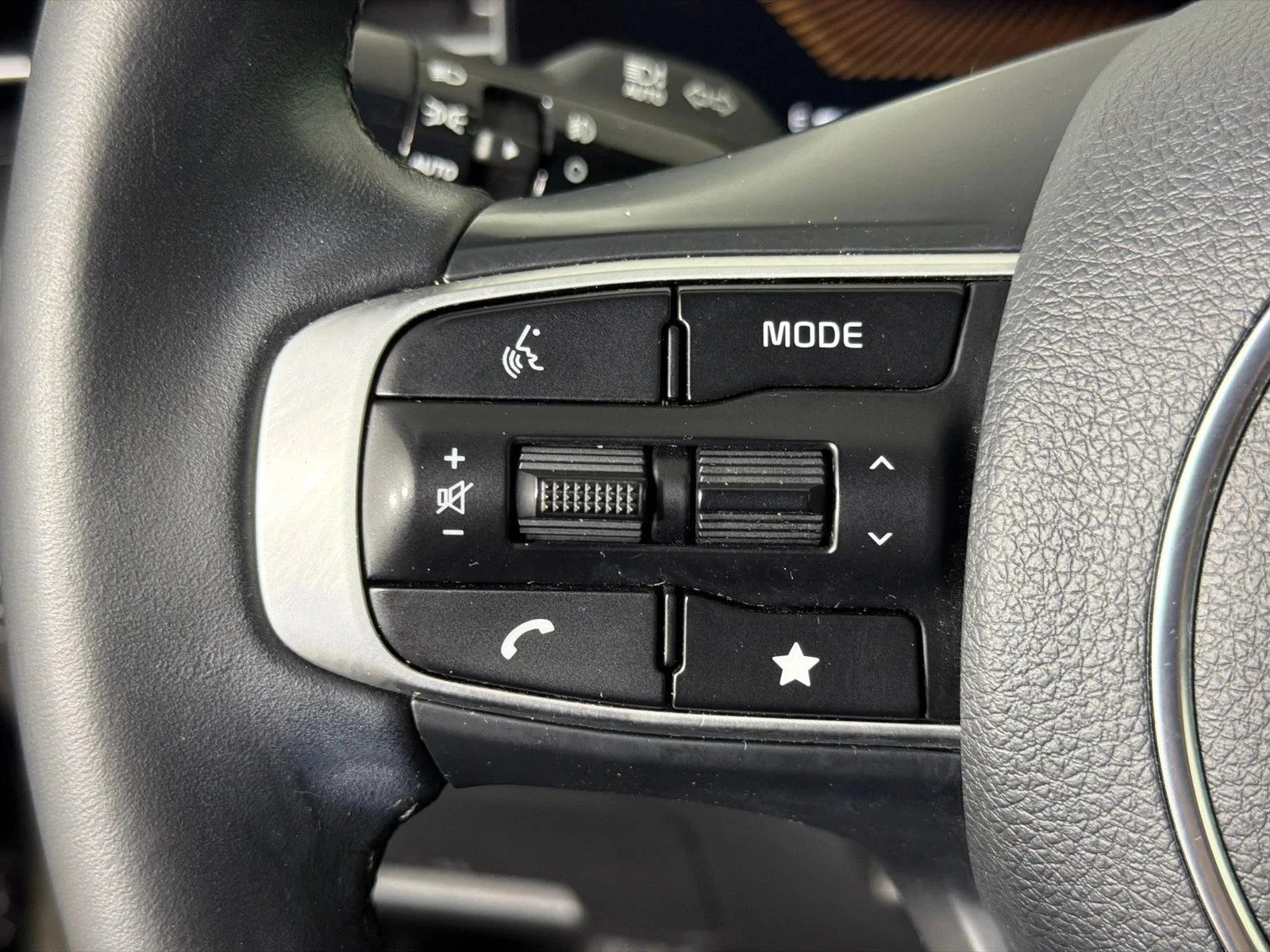 Used 2025 Silver Kia GT-Line image 25