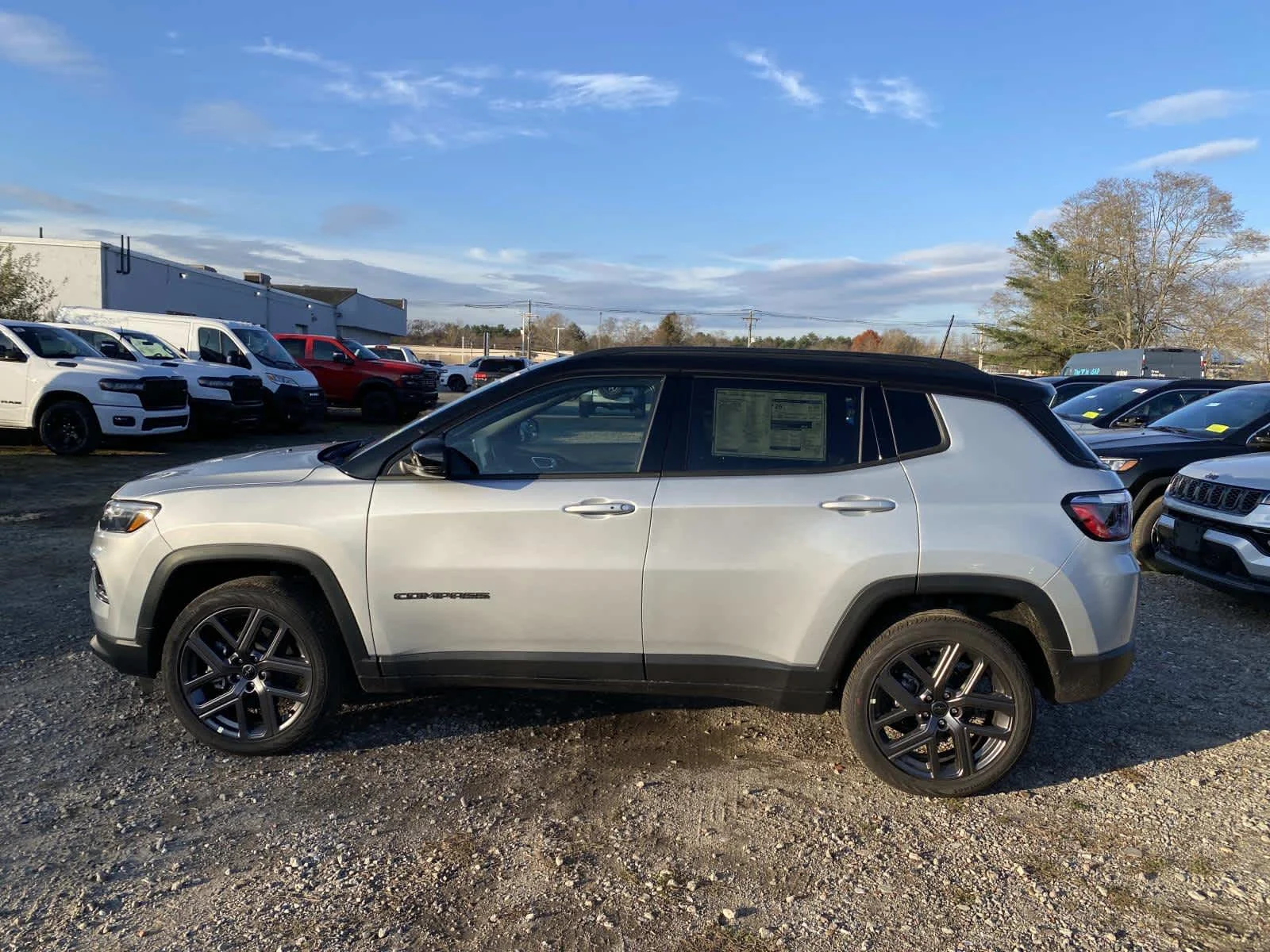 New 2026 Silver Zynith Metallic Clear-Coat Exterior Paint Jeep Limited Altitude image 3