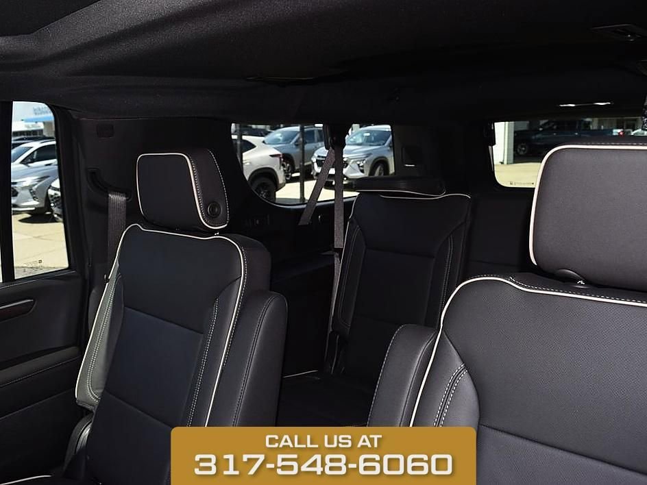 2026 Chevrolet Suburban Premier - Photo 18