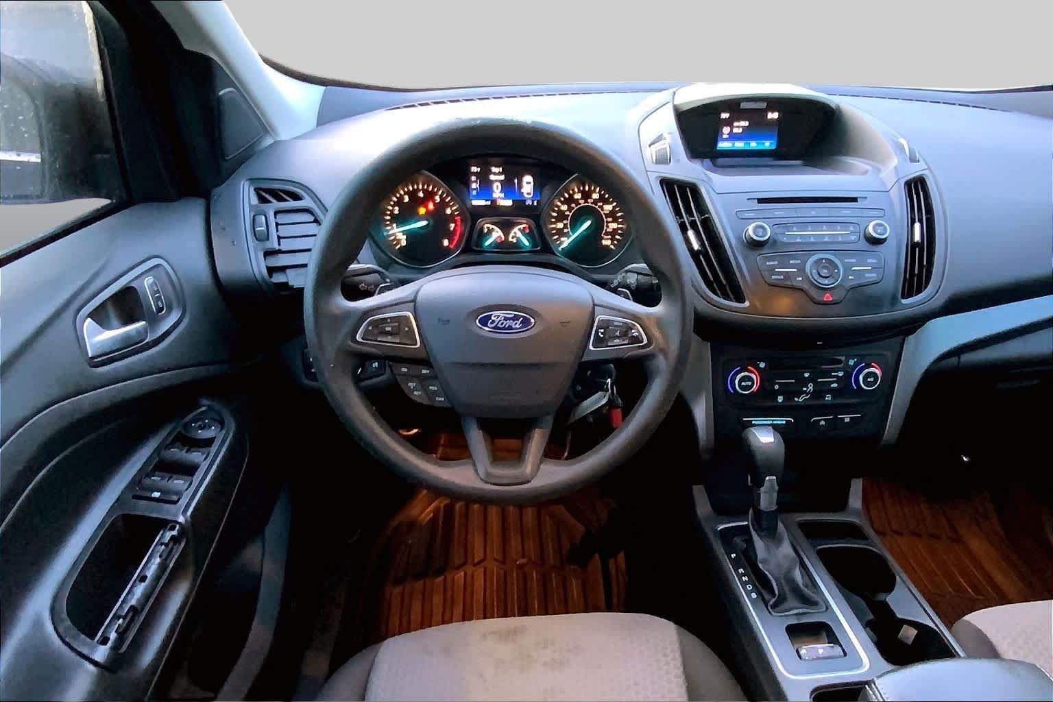 Used 2017 Shadow Black Ford SE image 5