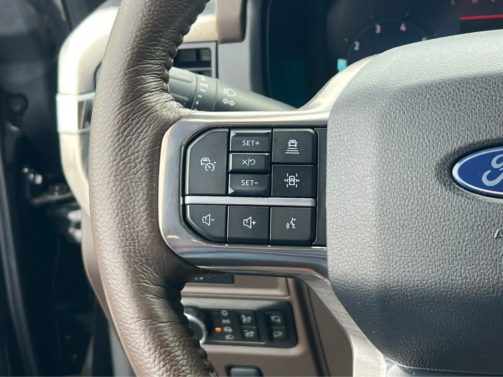 Certified Used 2025 Agate Black Ford King Ranch image 35