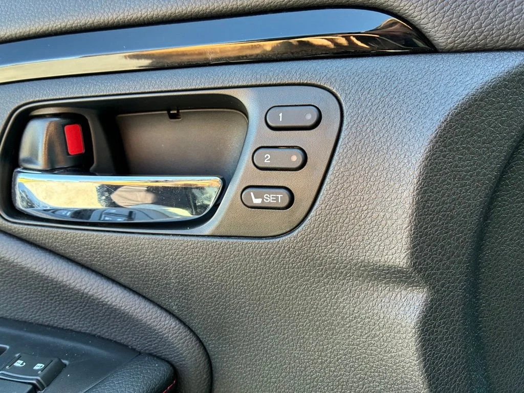 Used 2023 White Honda Black Edition image 28