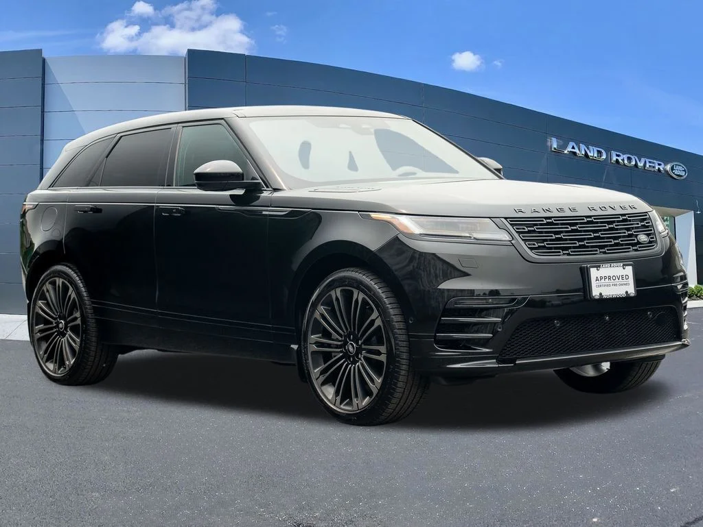 Certified Used 2026 Black Land Rover Dynamic SE image 3