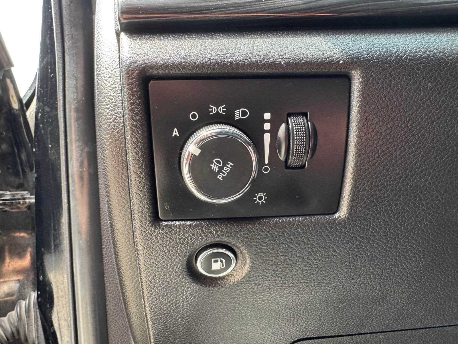 Used 2020 Diamond Black Jeep Altitude image 16