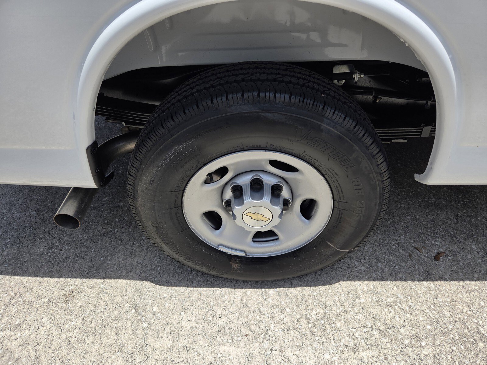 2026 Chevrolet Express Passenger LS - Photo 10