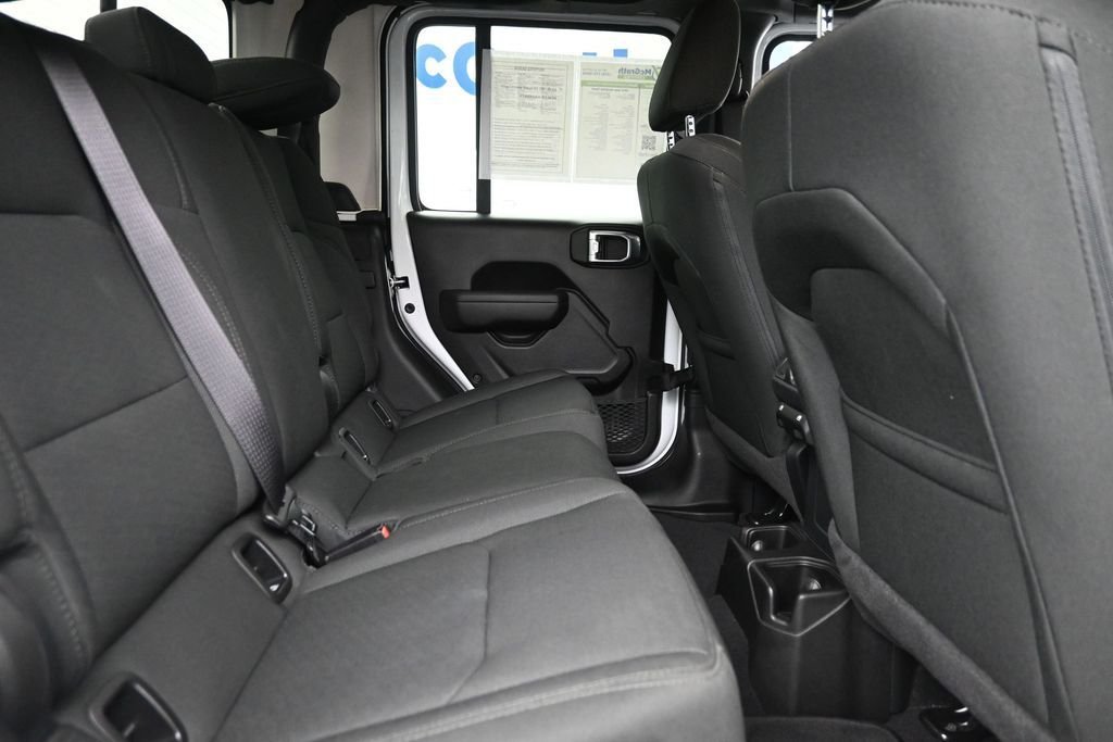 Used 2022 White Jeep Sport image 11