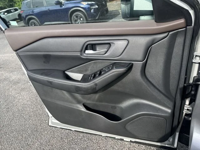 Used 2023 Silver Nissan SV image 25