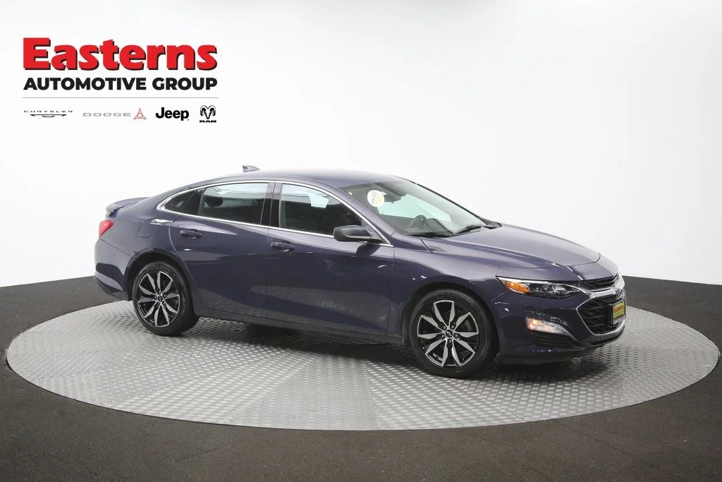 Used 2025 Black Chevrolet RS image 47