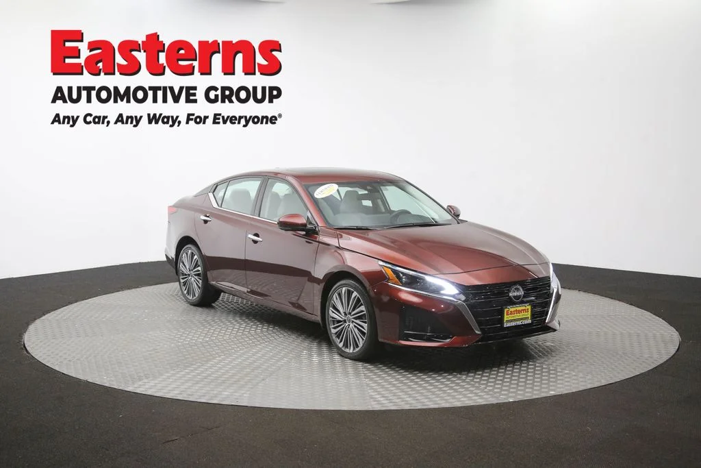 Used 2024 Red Nissan 2.5 SL image 53
