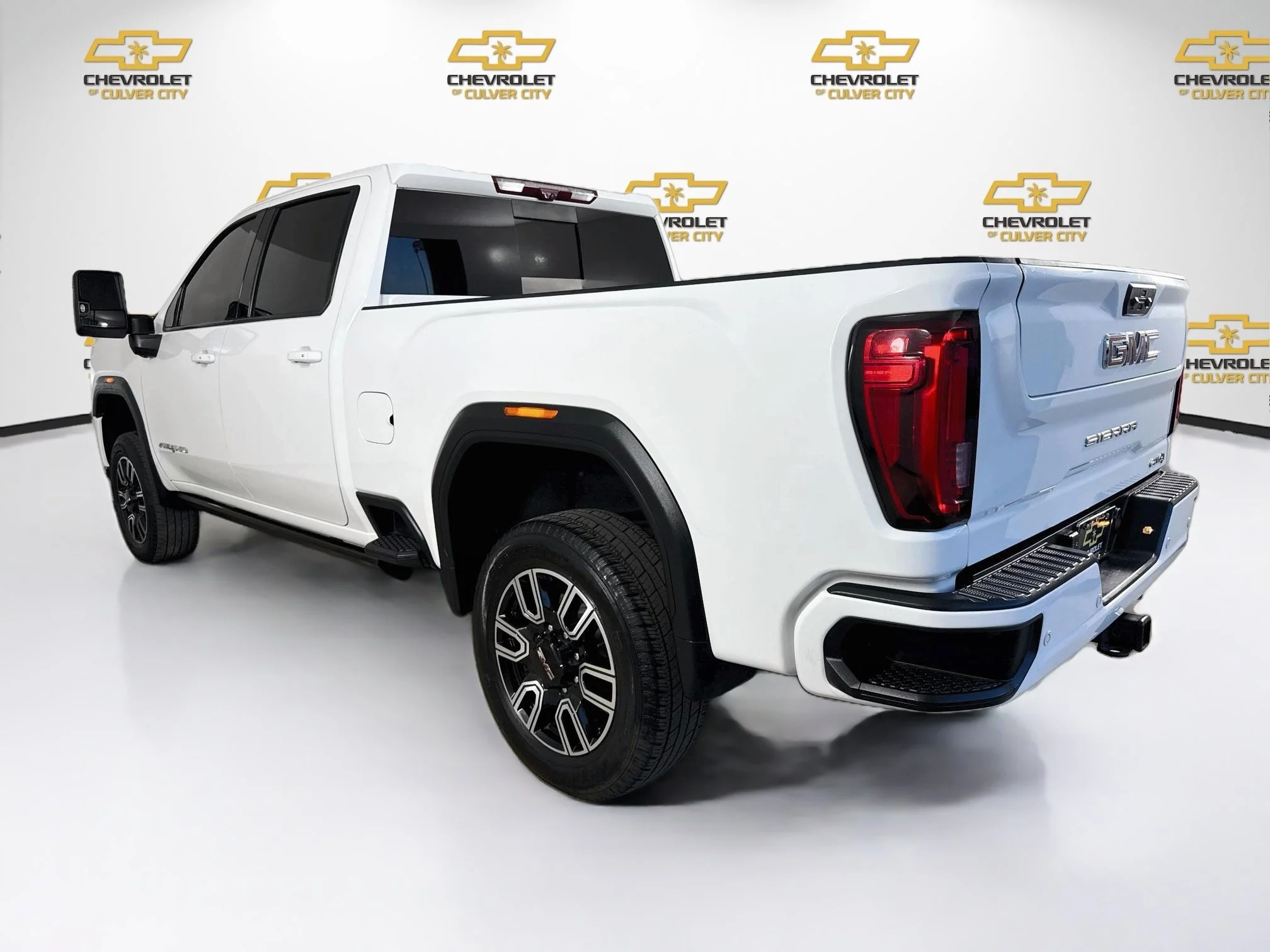Used 2023 SUMMIT WHITE GMC AT4 image 6