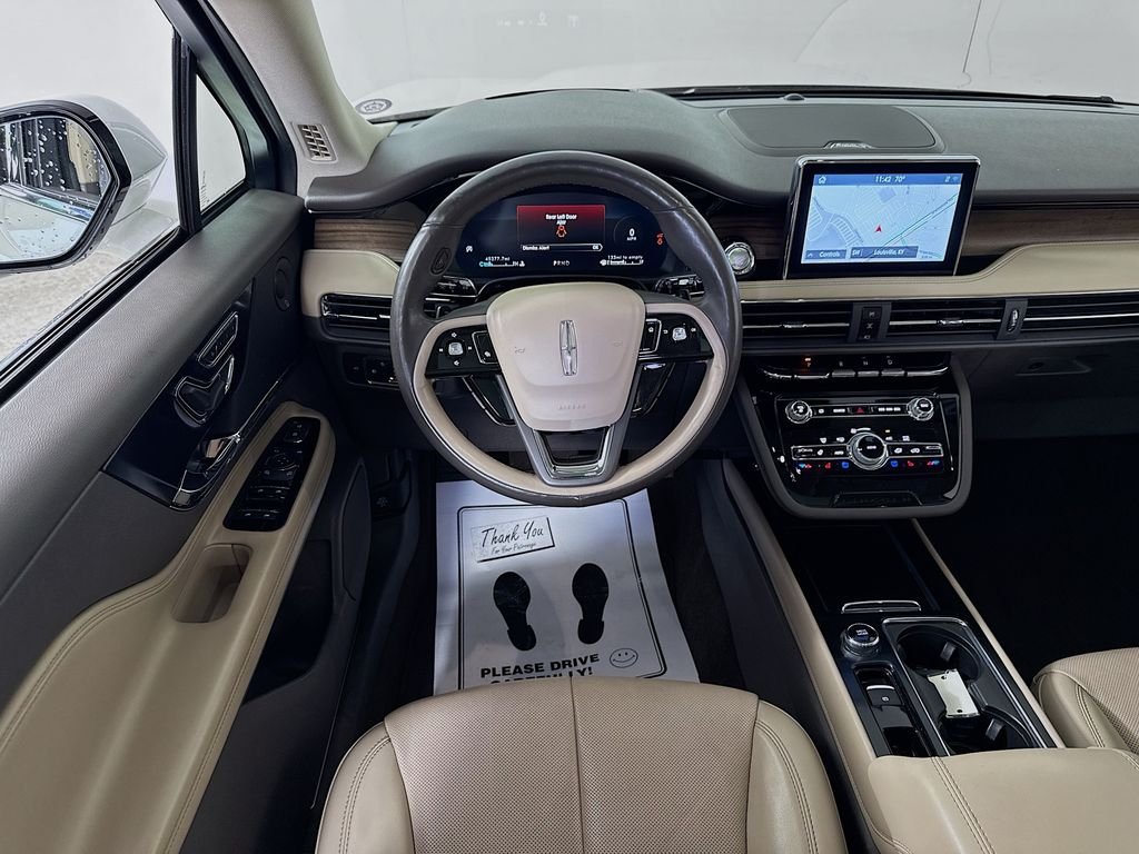 Used 2021 Pristine White Lincoln Reserve image 4