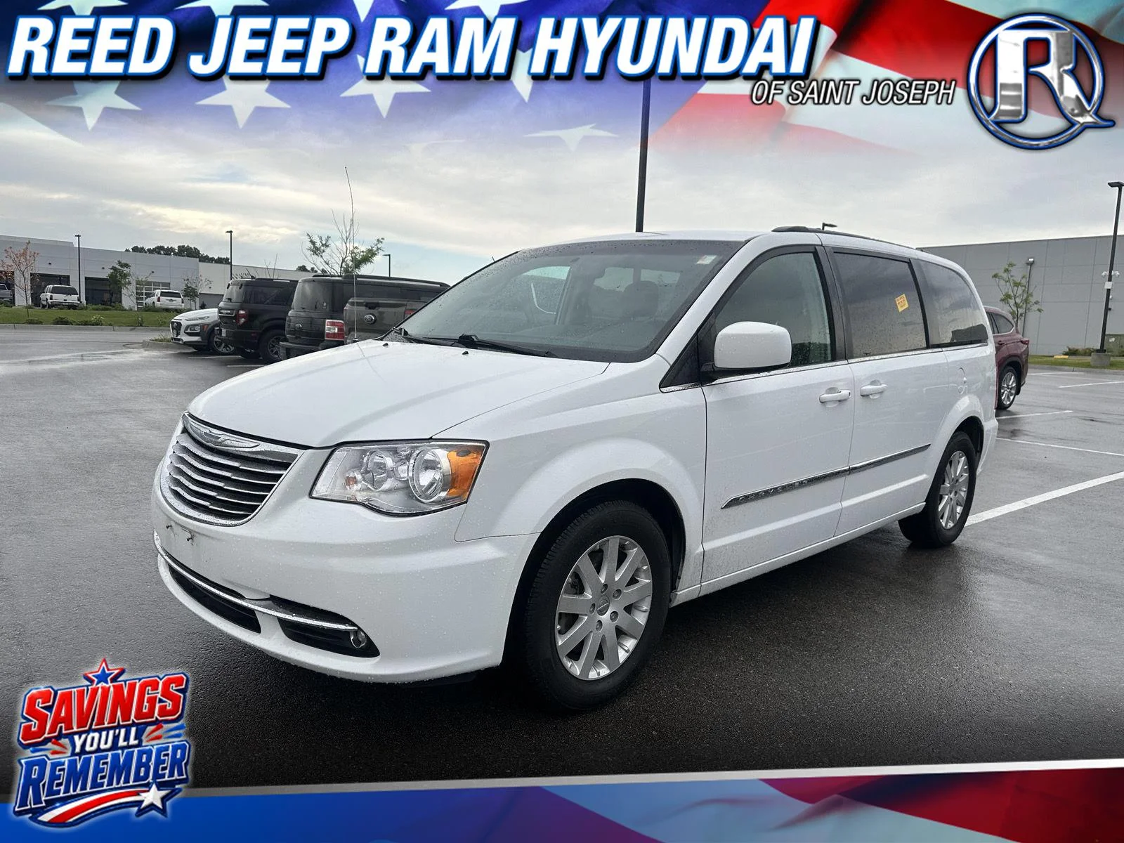 2014 Chrysler Town & Country Touring's photo