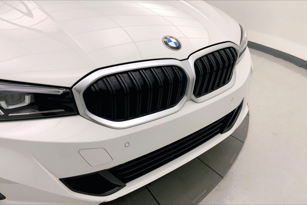 Used 2023 Alpine White BMW 330i xDrive image 29
