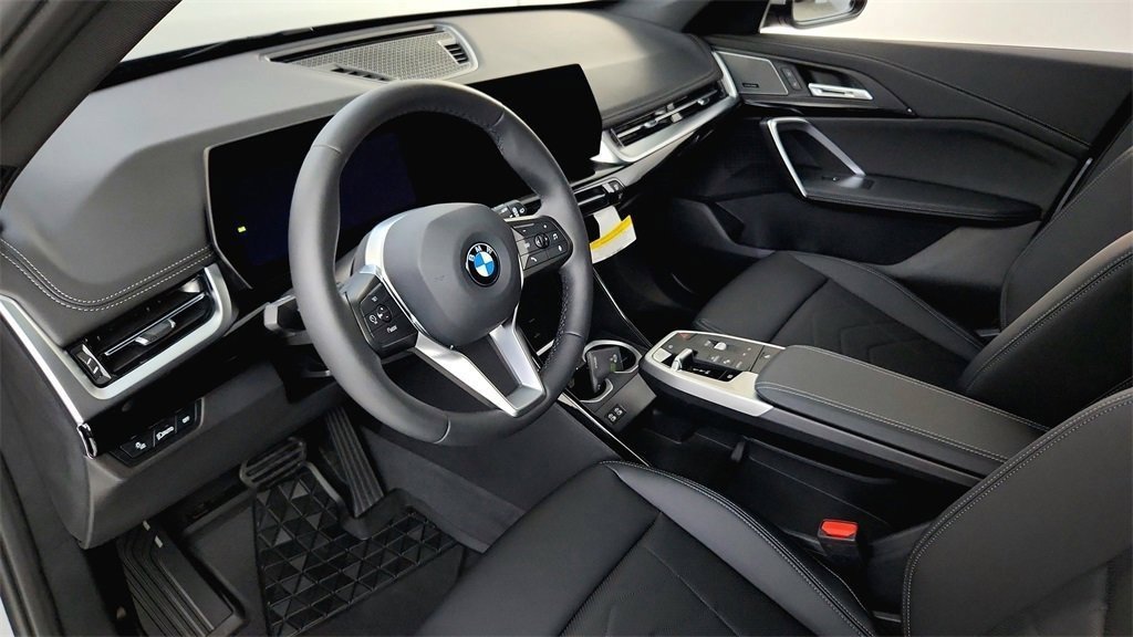 Used 2026 Space Silver Metallic BMW xDrive28i image 18