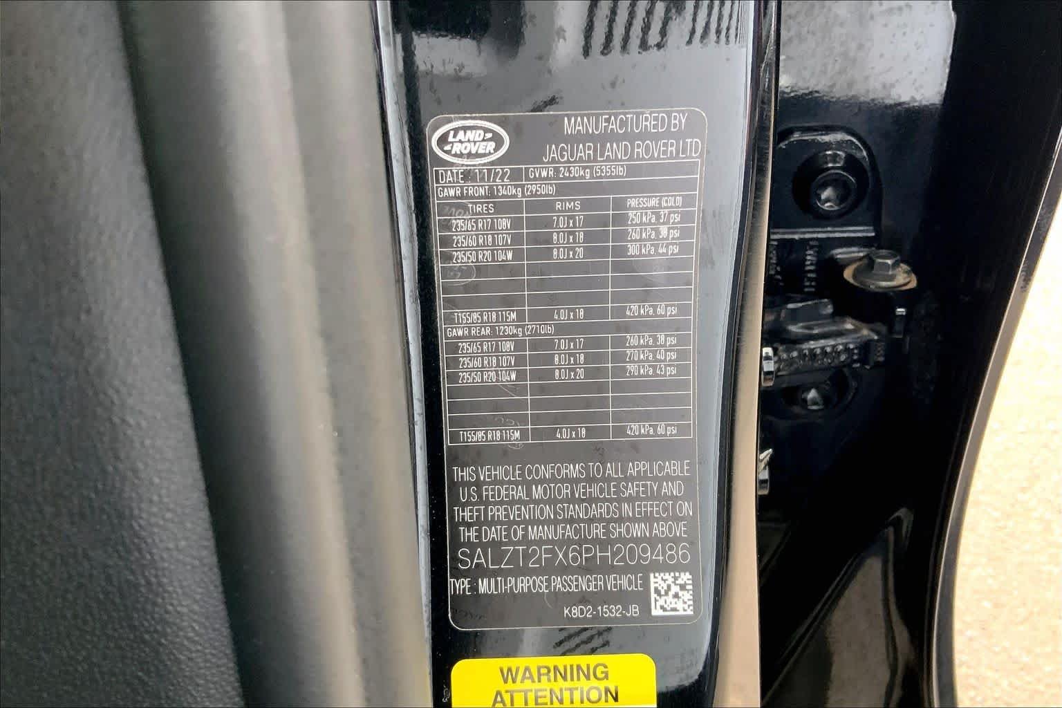 Used 2023 Santorini Black Metallic Land Rover R-Dynamic S image 37
