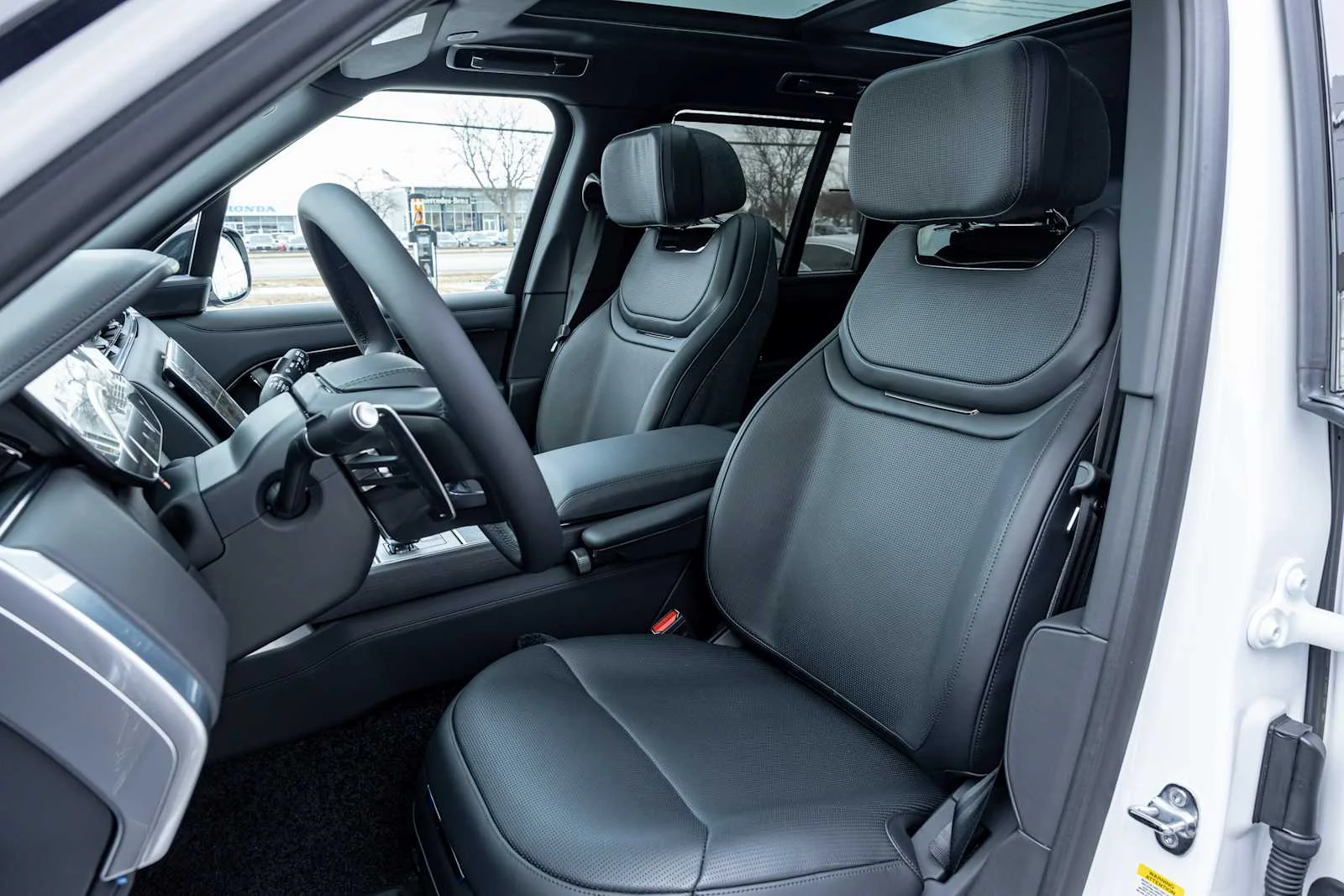 2026 Land Rover Range Rover SV - Photo 28