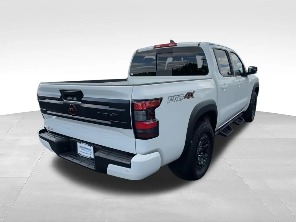 Used 2025 White Nissan PRO-4X image 10