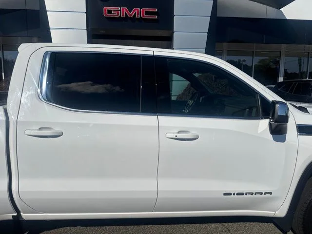 Used 2023 White GMC SLE image 23