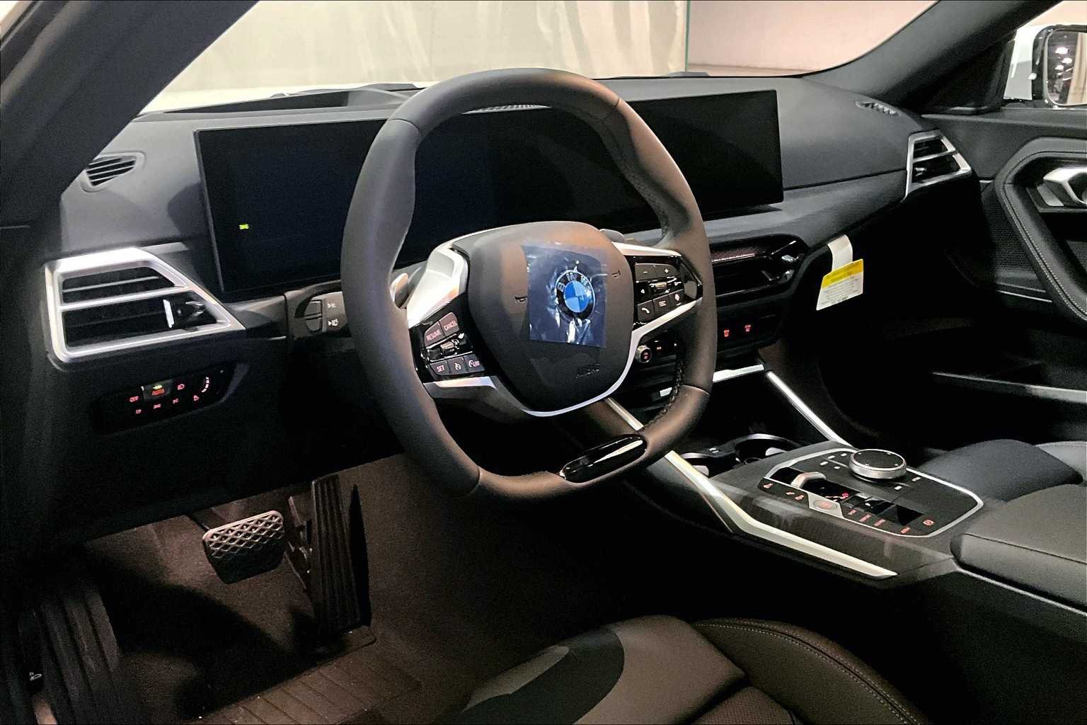 2025 BMW 2 Series 230i - Photo 9