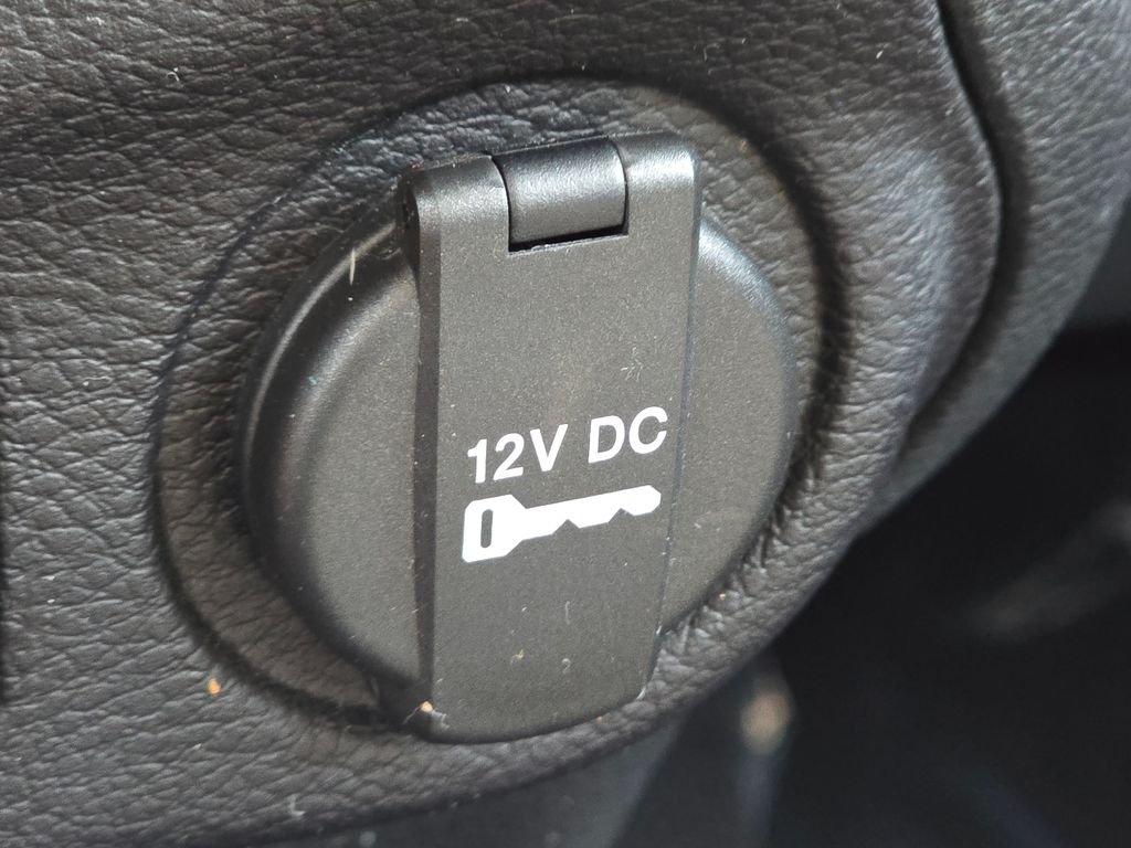 Used 2016 White Jeep Unlimited Rubicon image 10