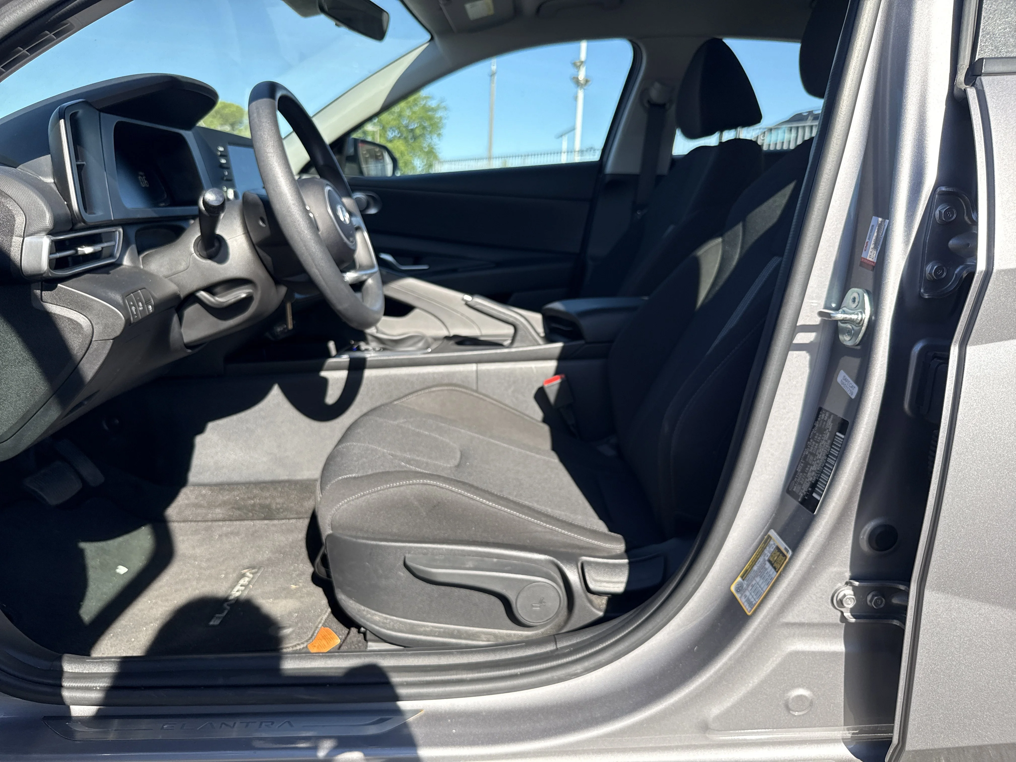 Used 2025 Fluid Metal Hyundai SE image 12