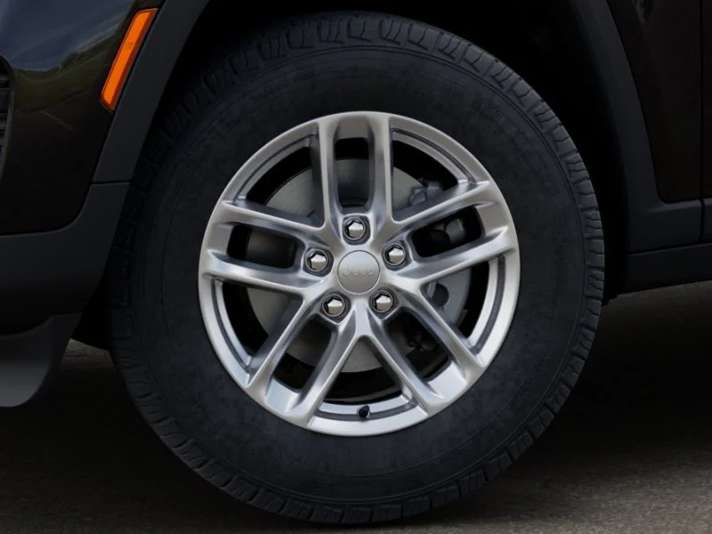 New 2025 Diamond Black Crystal Pearl-Coat Exterior Paint Jeep Laredo X image 18