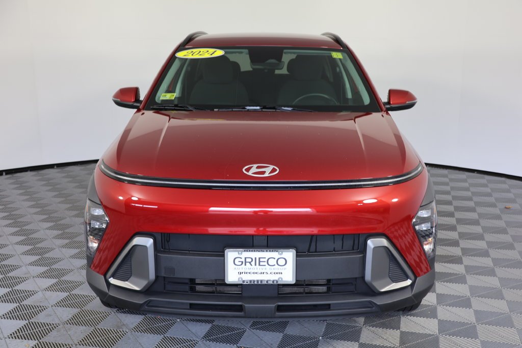 Used 2024 Red Hyundai SEL image 3