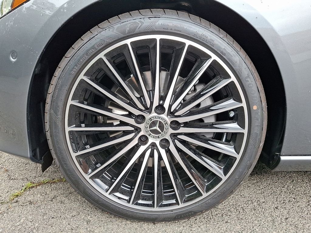 New 2026 Selenite Grey Metallic Mercedes-Benz C 300 image 5