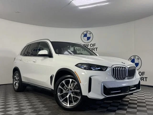New 2026 Alpine White BMW xDrive40i image 3
