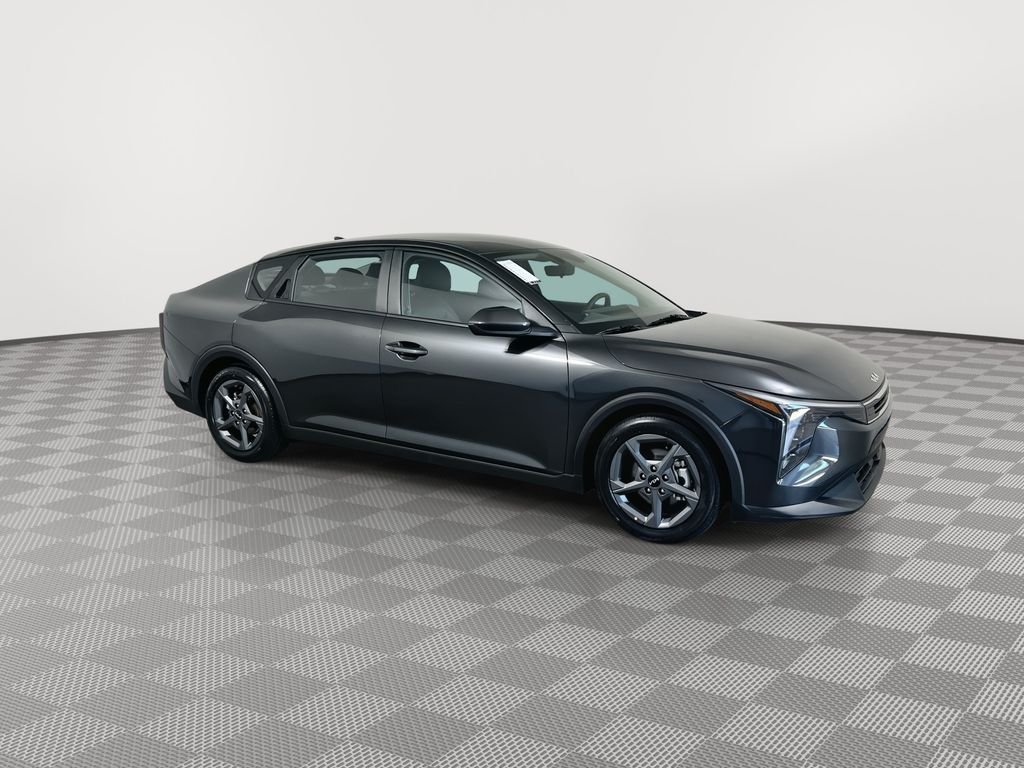 Used 2025 Kia K4 LXS with VIN 3KPFT4DE3SE056703 for sale in Greenacres, FL