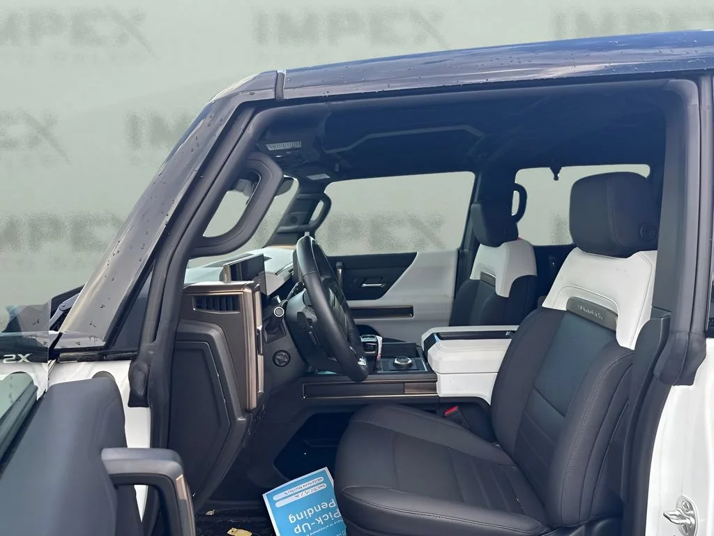 Used 2025 Interstellar White GMC 2X image 9