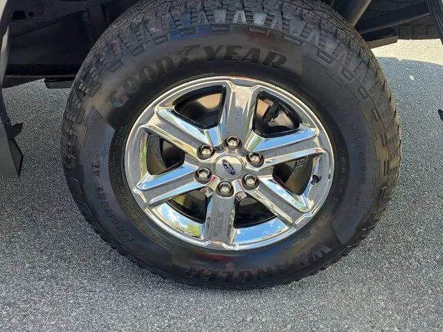 Used 2025 Gray Ford XLT image 32