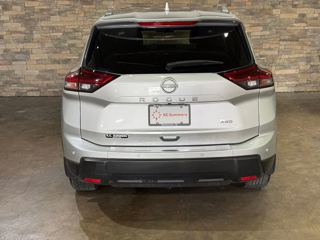 Certified Used 2025 Brilliant Silver Metallic Nissan SV image 7