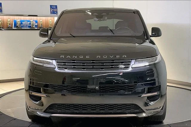 Used 2023 Black Land Rover First Edition image 2