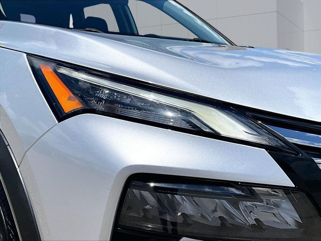 Used 2024 Silver Nissan S image 12