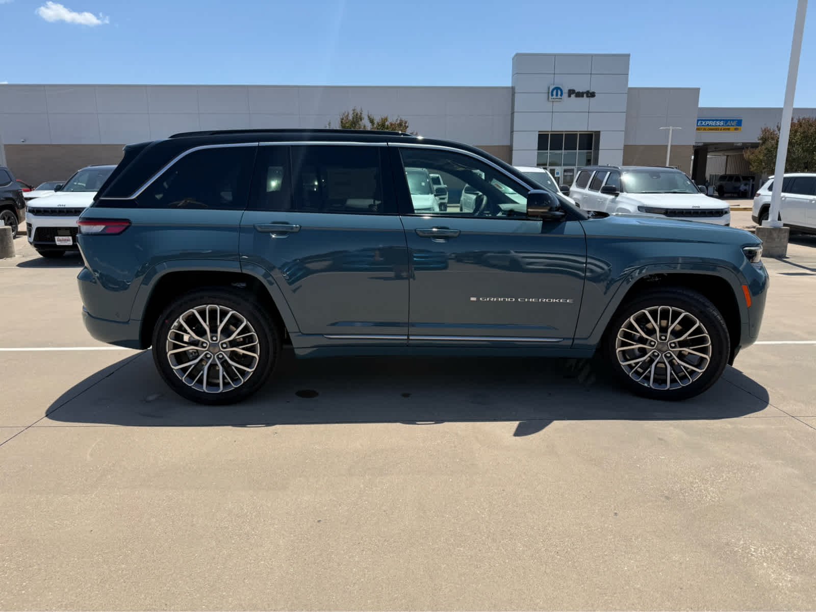 New 2026 Steel Blue Exterior Paint Jeep Summit image 5