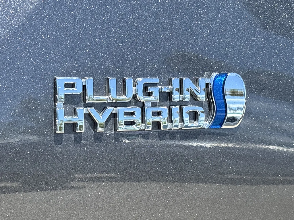 Used 2022 Magnetic Gray Metallic Toyota XLE image 8