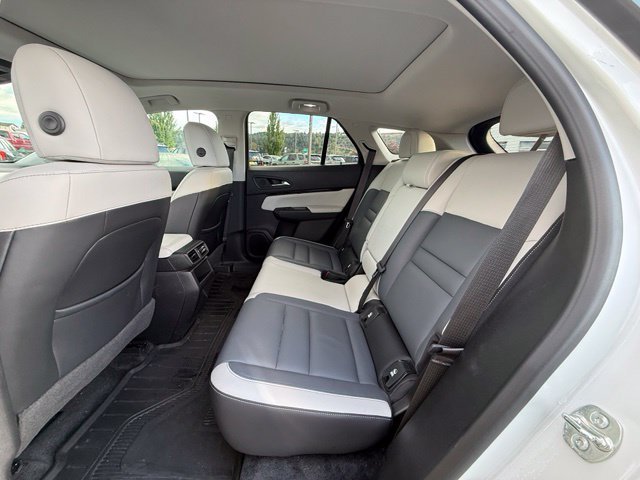 Used 2024 Snowfall Pearl Honda Touring image 13