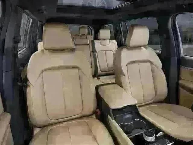 New 2025 Bright White Clear-Coat Exterior Paint Jeep Limited image 51