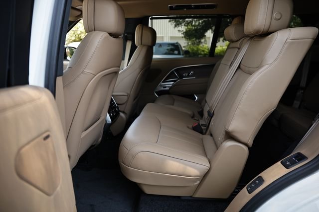 New 2026 Fuji White Land Rover SE 7 Seats image 35