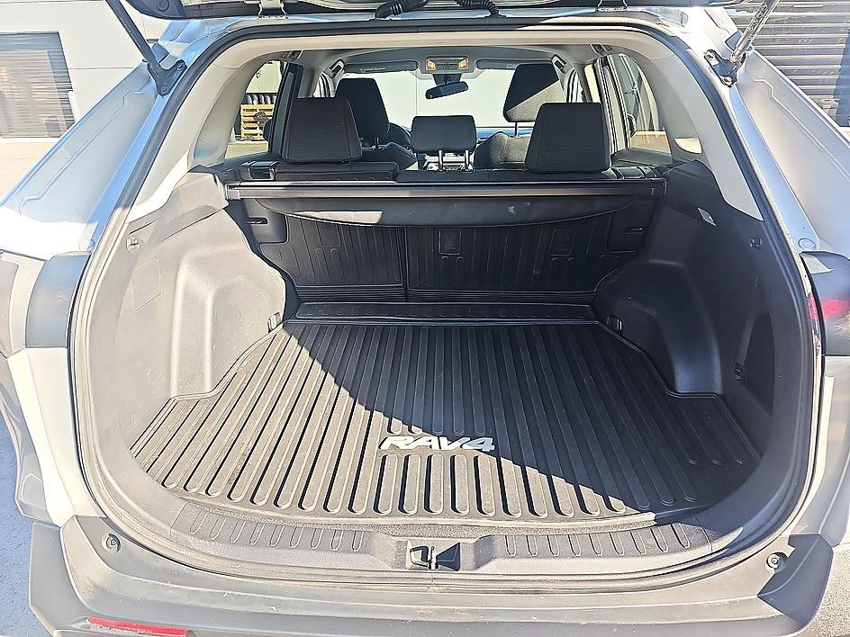 Used 2019 Silver Sky Metallic Toyota LE image 31