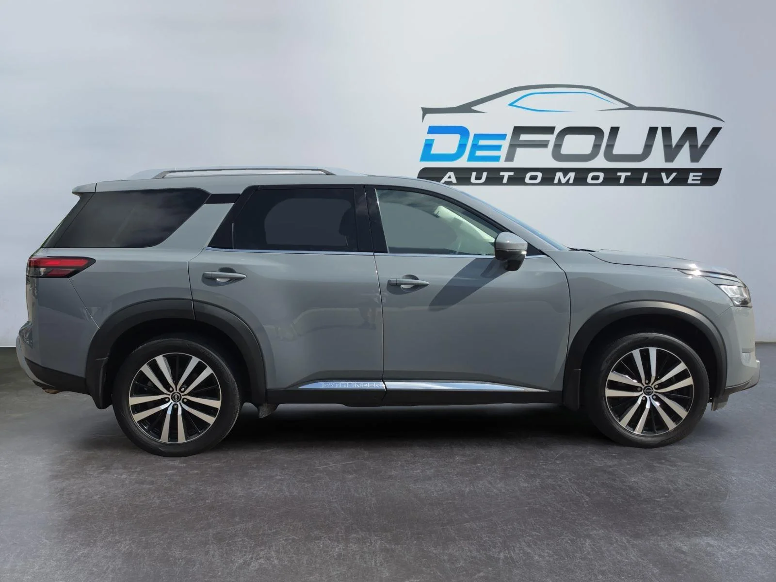 Used 2024 BLUE NISSAN PLATINUM 4WD image 2
