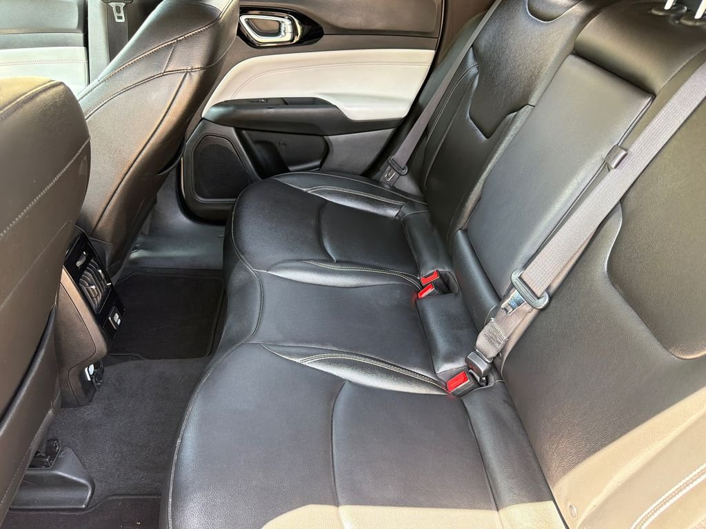 Used 2025 Silver Jeep Limited image 20