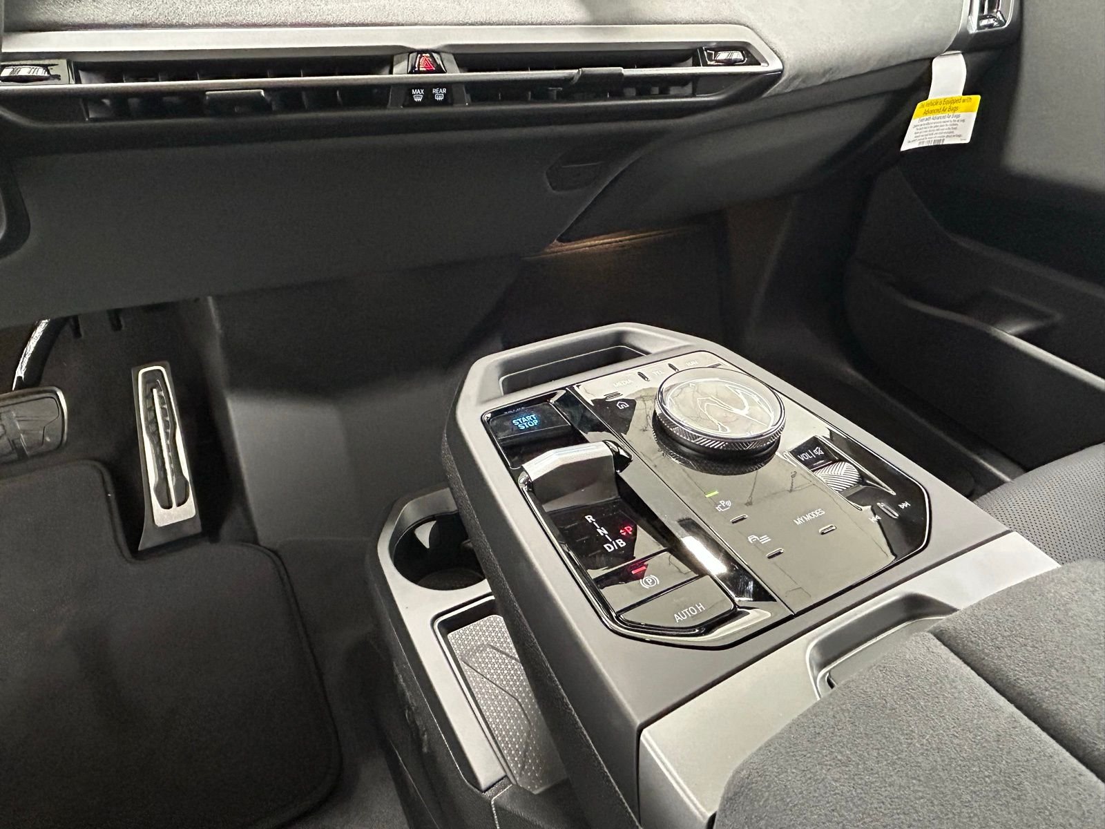 New 2026 Space Silver Metallic BMW xDrive45 image 22