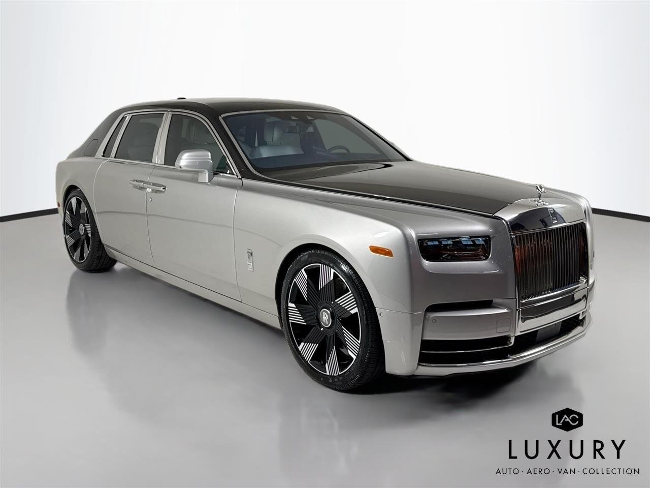 Used 2023  Rolls-Royce  image 3