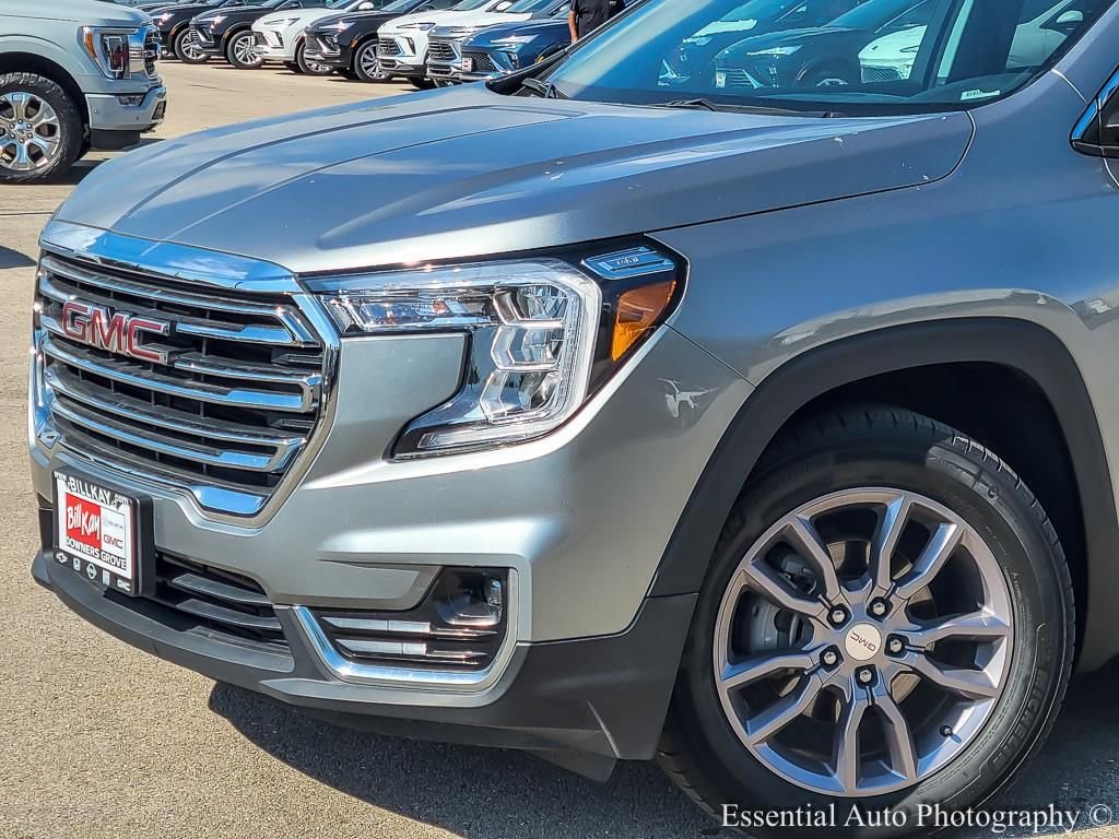 2023 GMC TERRAIN - Image 2