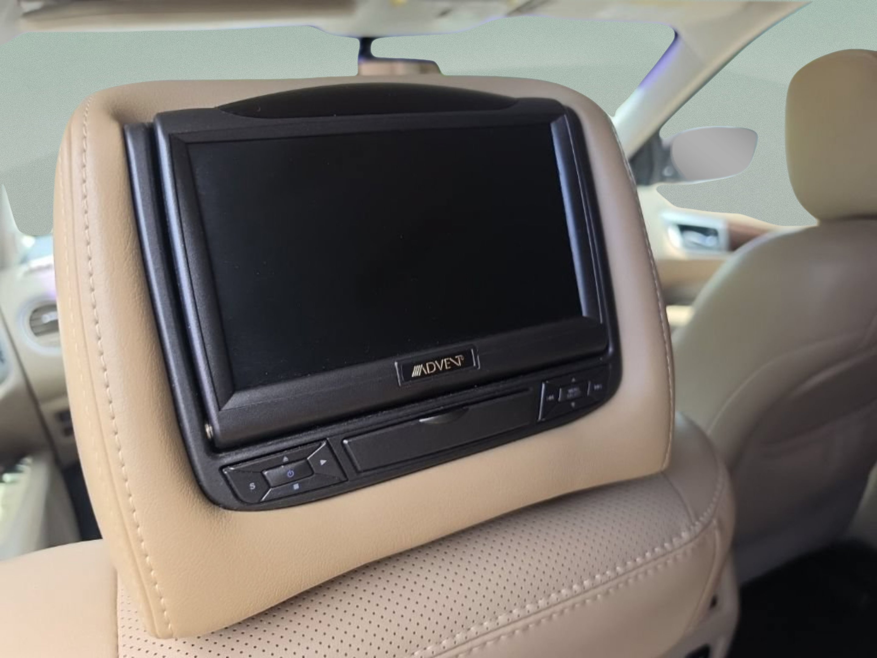 Used 2018 Black Nissan Platinum image 23