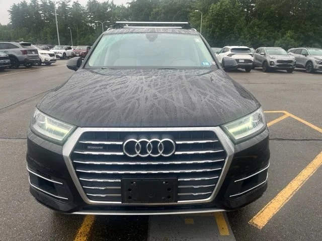 Used 2019 Orca Black Metallic Audi SE Premium image 8