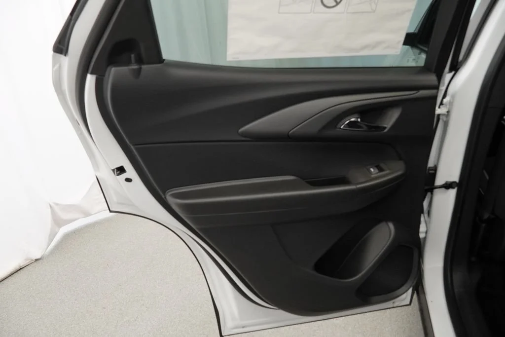 New 2026 Summit White Chevrolet LT image 24