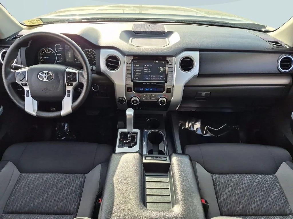 Used 2020 Cement Toyota SR5 image 22